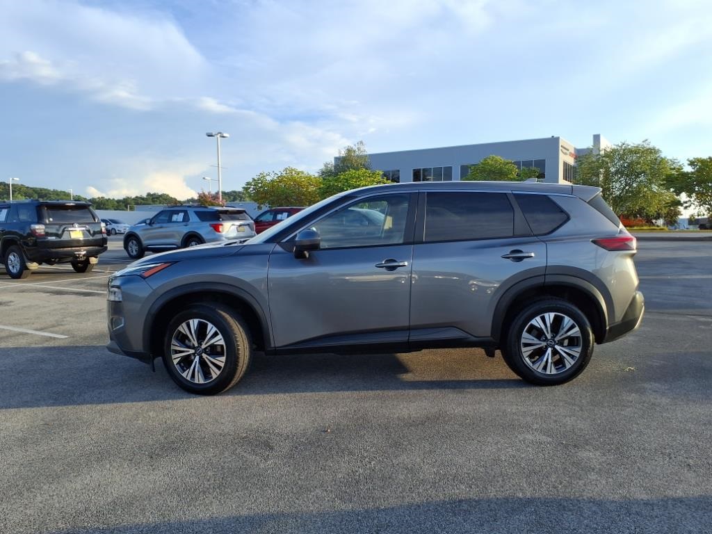 2023 Nissan Rogue SV photo 3