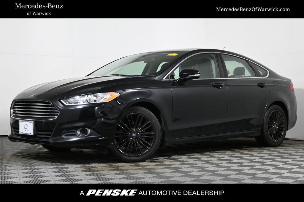 2016 Ford Fusion SE's photo