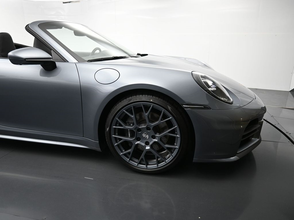 2026 Porsche 911 T photo 17