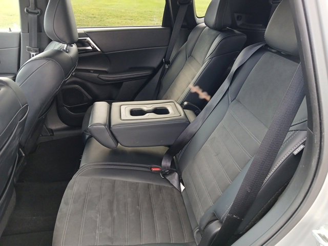 2024 Mitsubishi Outlander SE Black Edition photo 25
