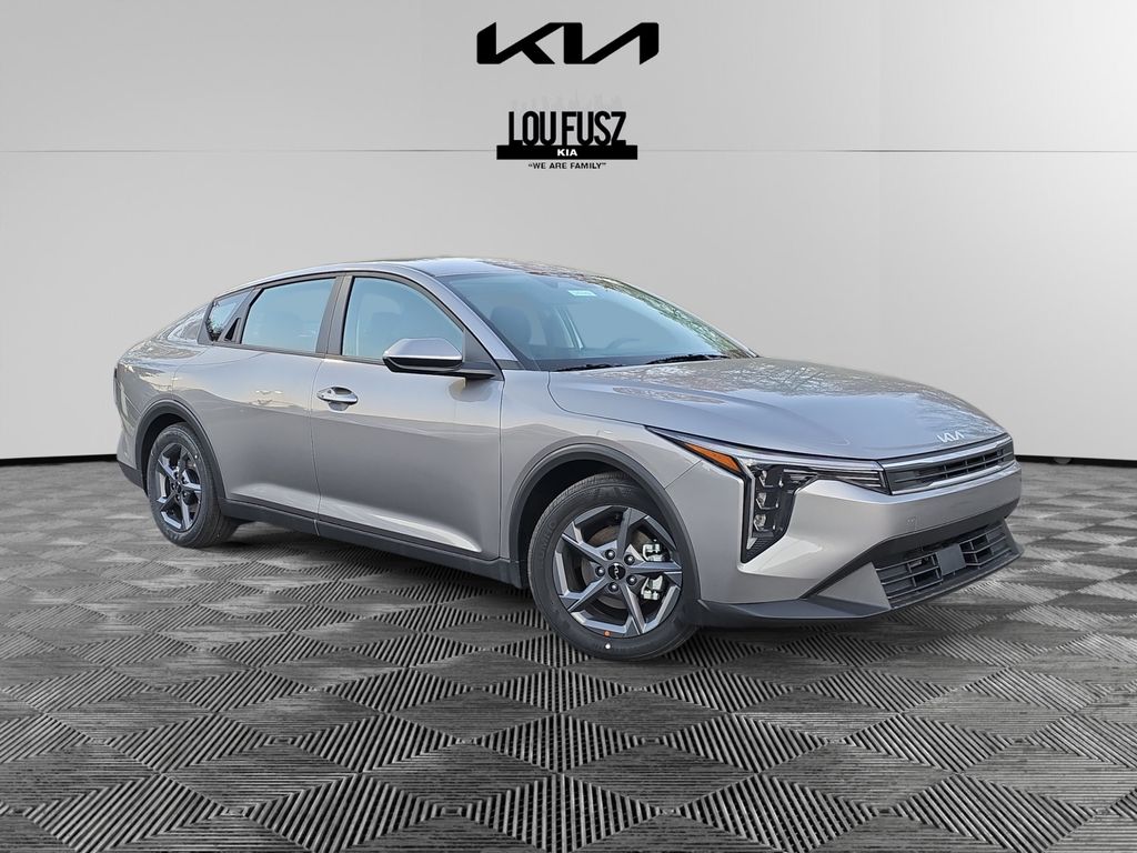 2025 Kia K4 LXS's photo