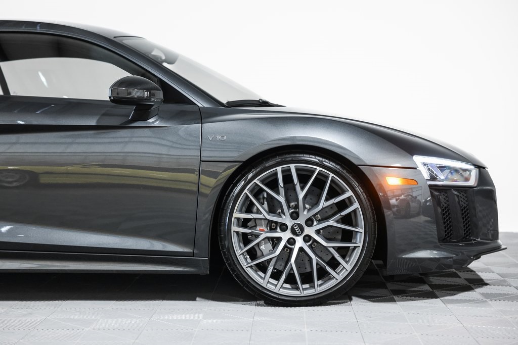 2017 Audi R8 5.2 Plus photo 3