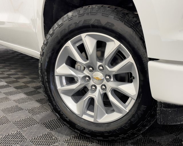 2026 Chevrolet Silverado 1500 Custom photo 2