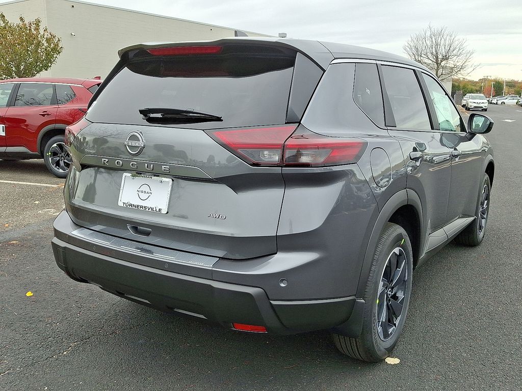 2026 Nissan Rogue SV photo 3