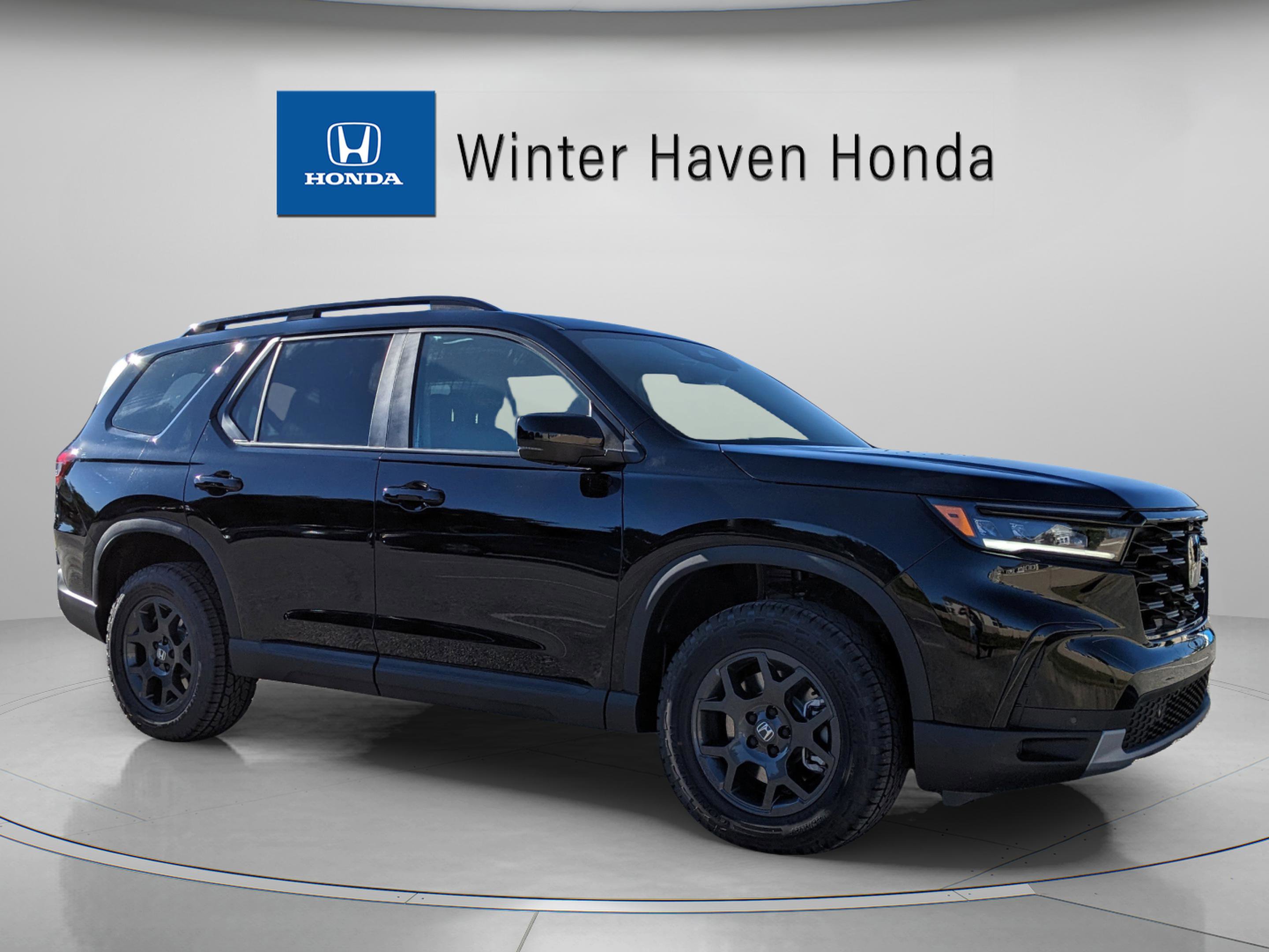 2025 Honda Pilot TrailSport photo 2