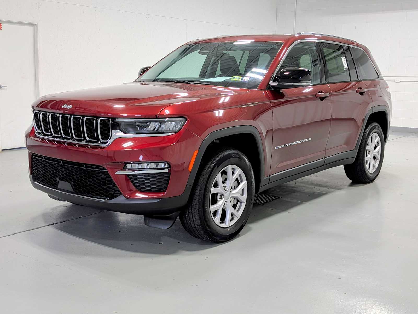 2022 Jeep Grand Cherokee Limited's photo