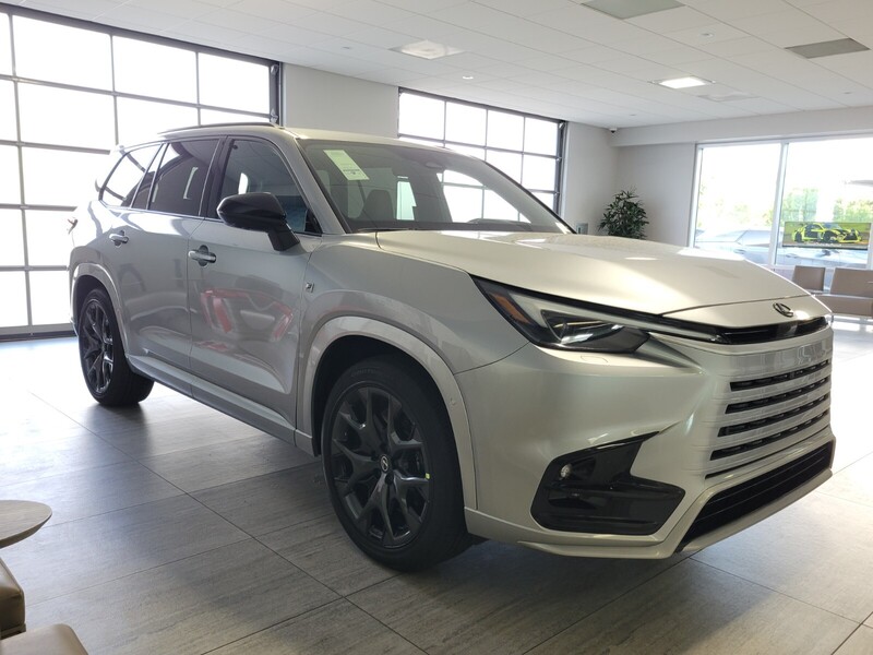 2026 Lexus TX 500h F SPORT Performance Premium photo 3