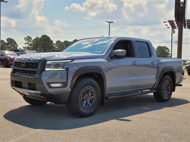 2025 Nissan Frontier Crew Cab PRO-X photo 4