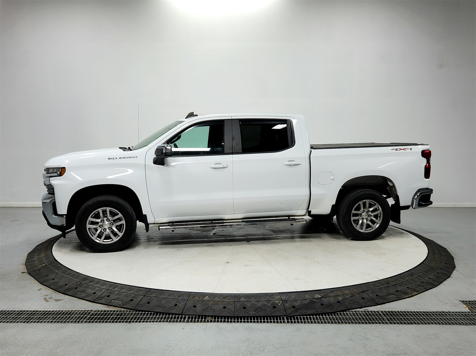 2021 Chevrolet Silverado 1500 LT photo 4