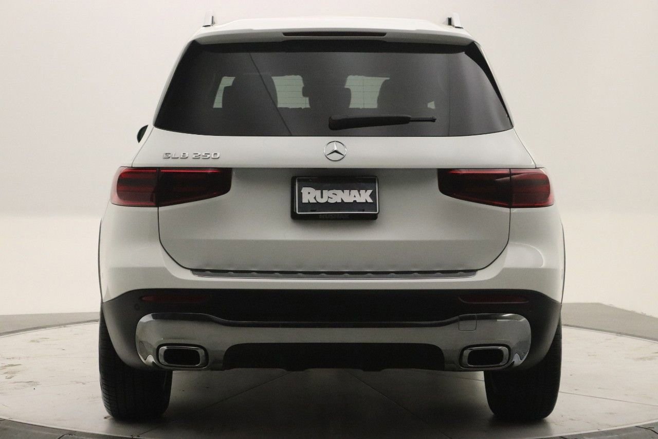 2025 Mercedes Benz GLB 250 photo 4