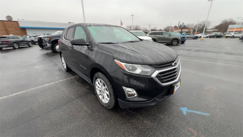 2020 Chevrolet Equinox LT photo 2