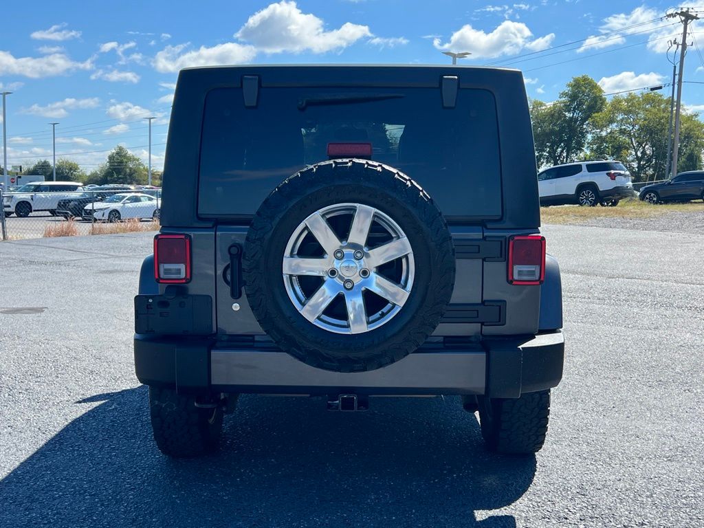 2017 Jeep Wrangler Unlimited Sahara photo 5