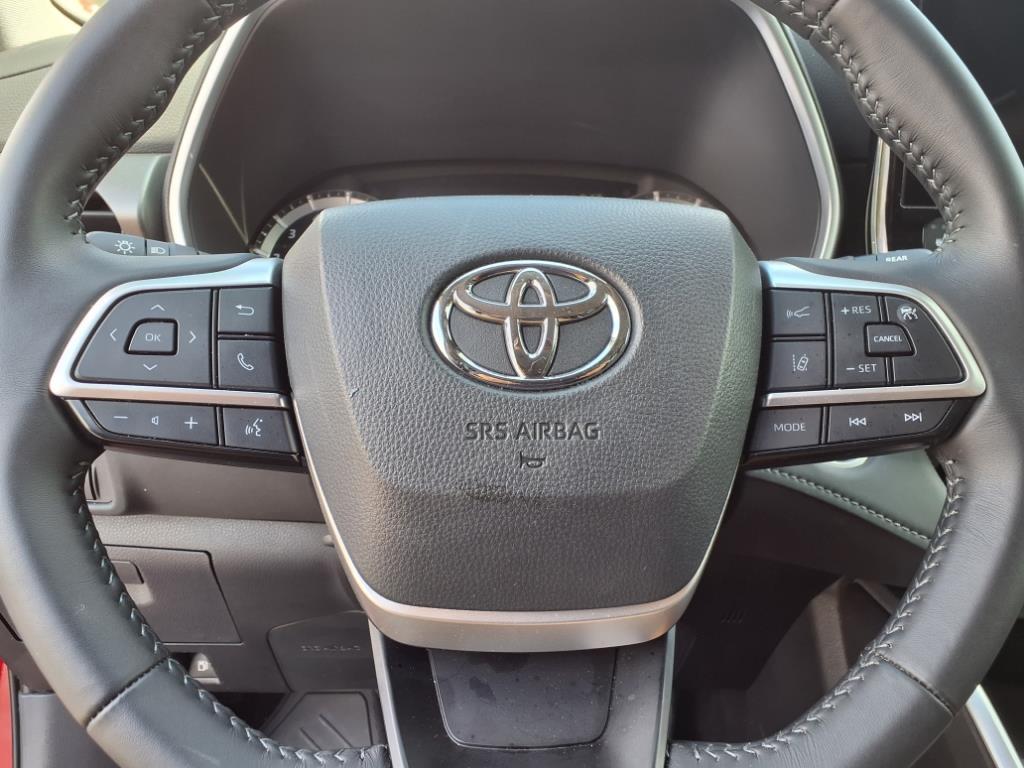 2024 Toyota Highlander XLE photo 23
