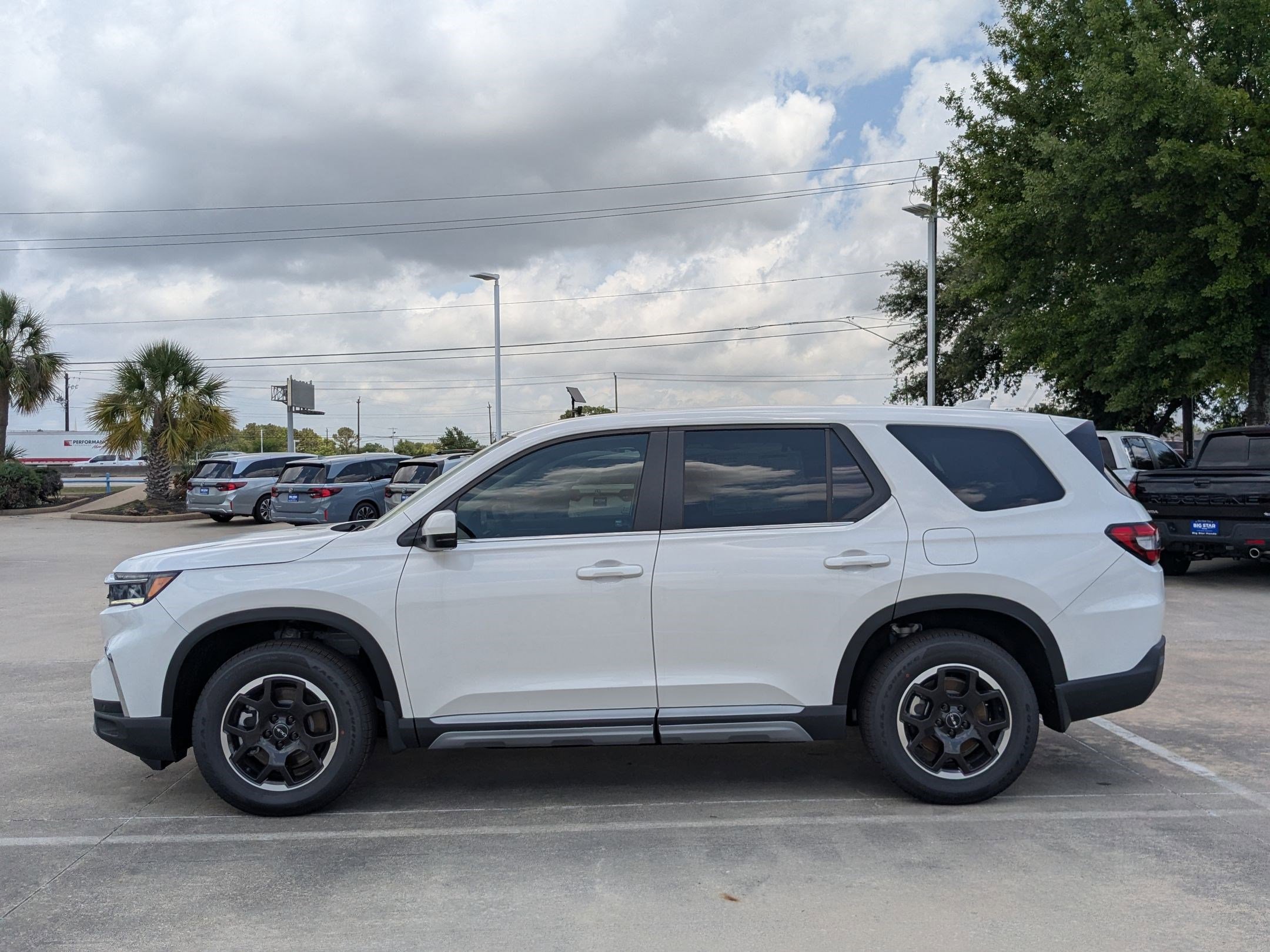 2025 Honda Pilot EX-L photo 4