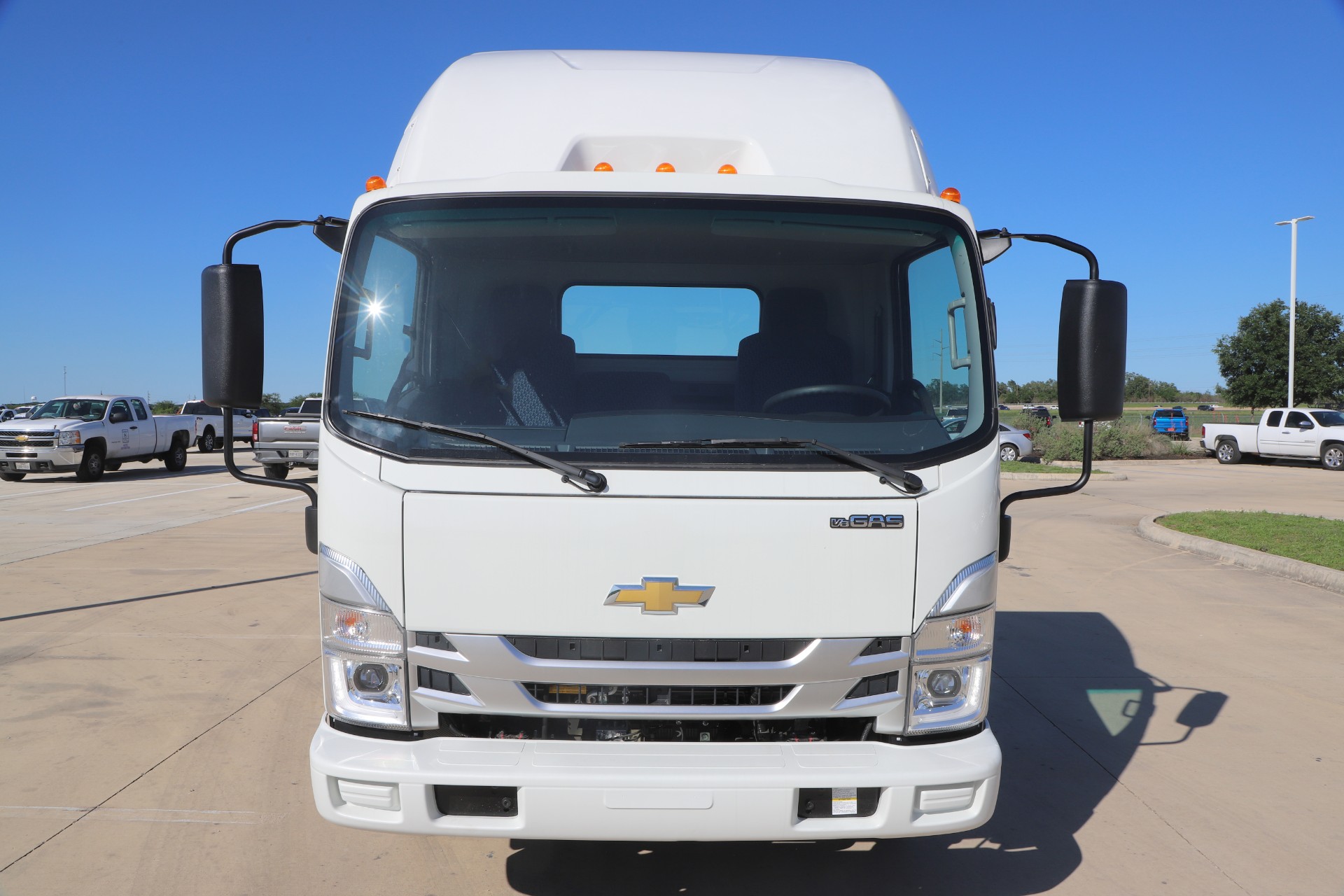 2024 Chevrolet Silverado 4500HD photo 2