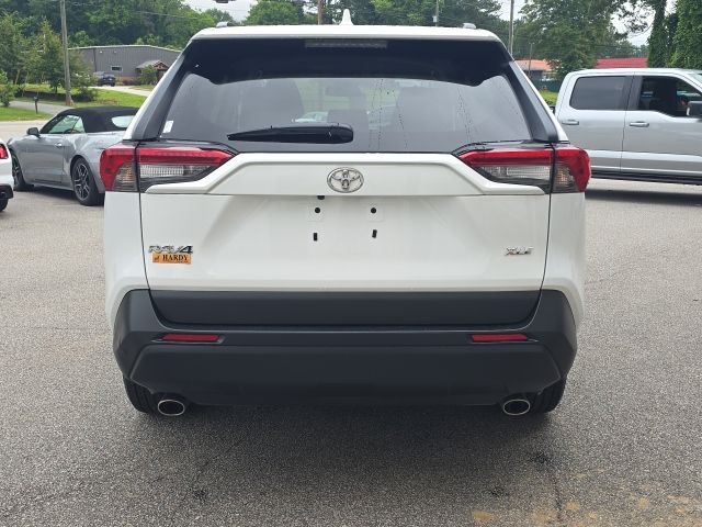 2022 Toyota RAV4 XLE photo 4