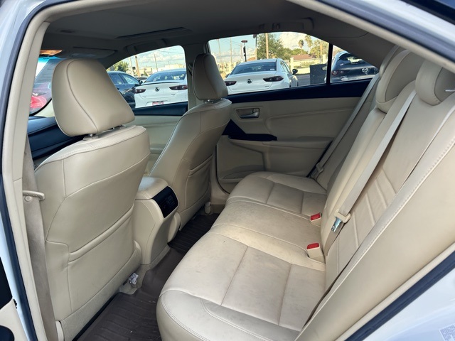2017 Toyota Camry XLE photo 16
