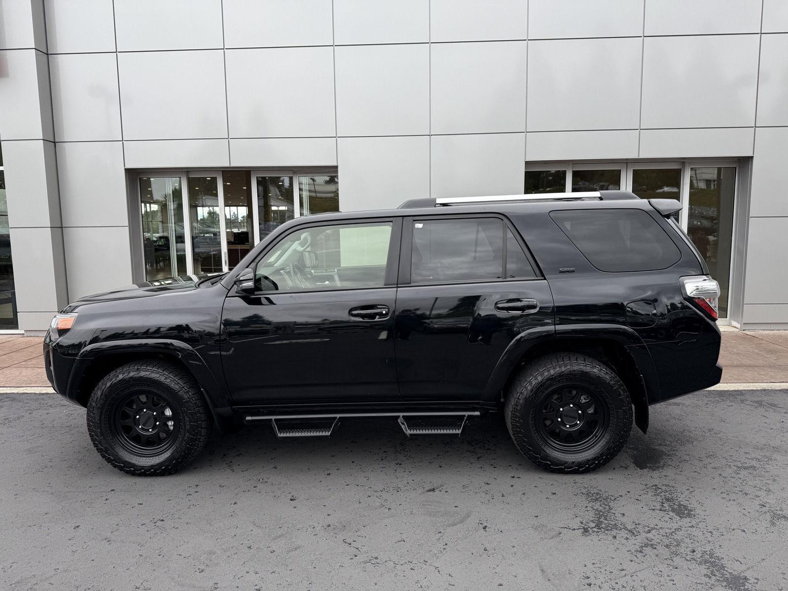2023 Toyota 4Runner SR5 Premium photo 2