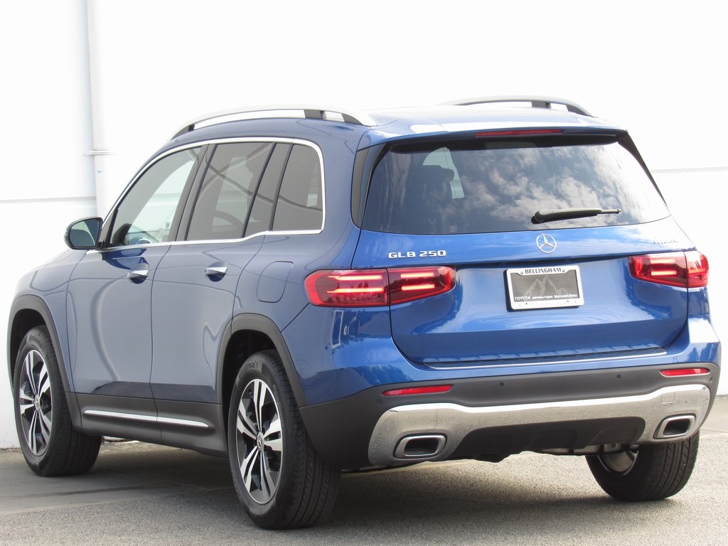2025 Mercedes Benz GLB 250 4MATIC photo 3