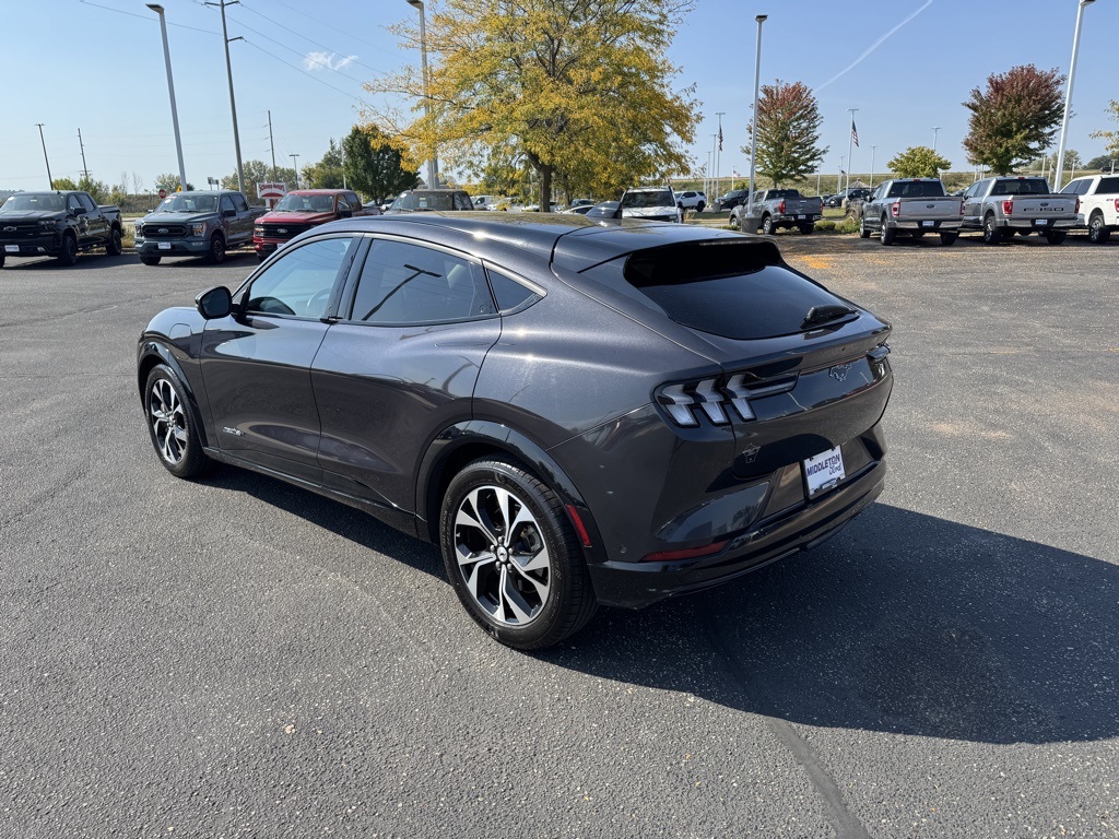 2022 Ford Mustang Mach-E Premium photo 3