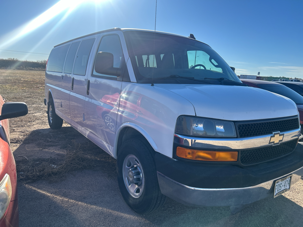 2016 Chevrolet Express 3500 LT photo 3