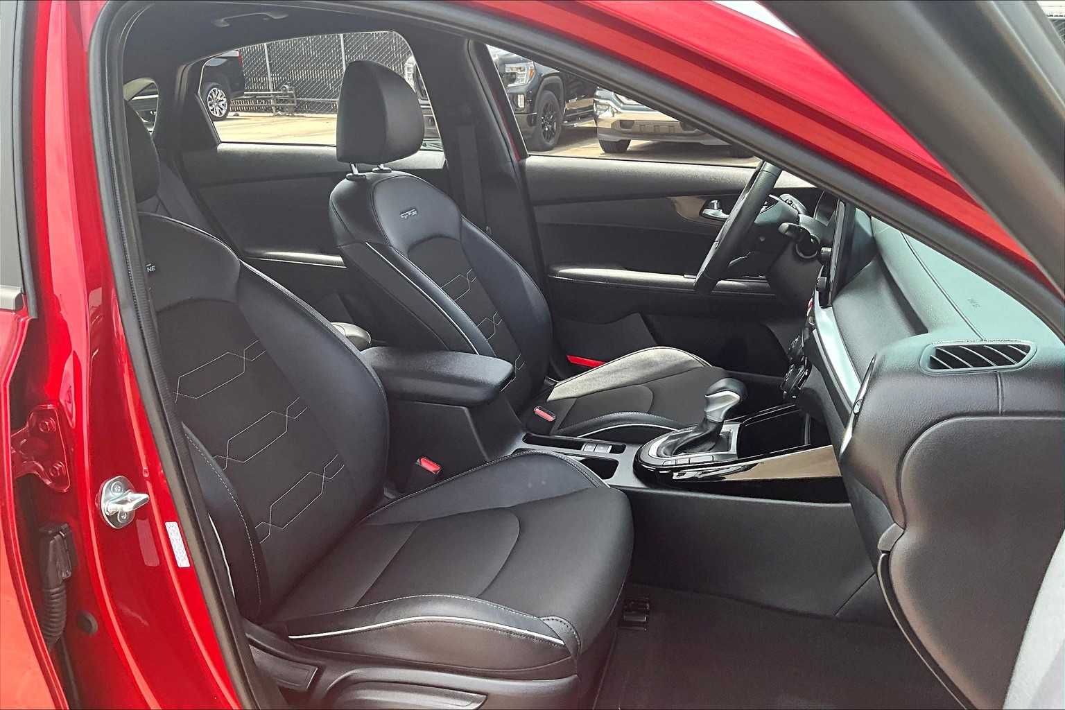 2024 Kia Forte GT-Line photo 8