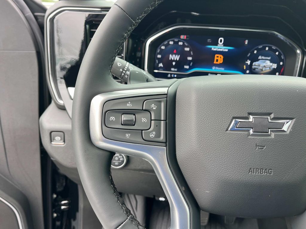 2025 Chevrolet Silverado 1500 RST photo 17