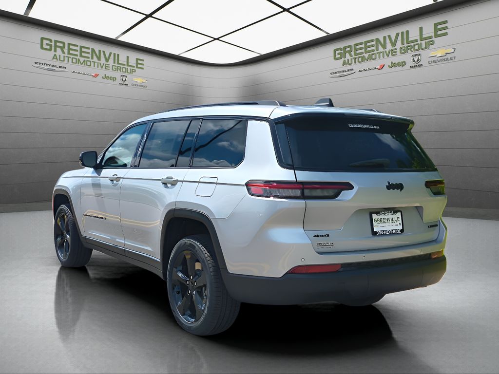 2025 Jeep Grand Cherokee Limited photo 2