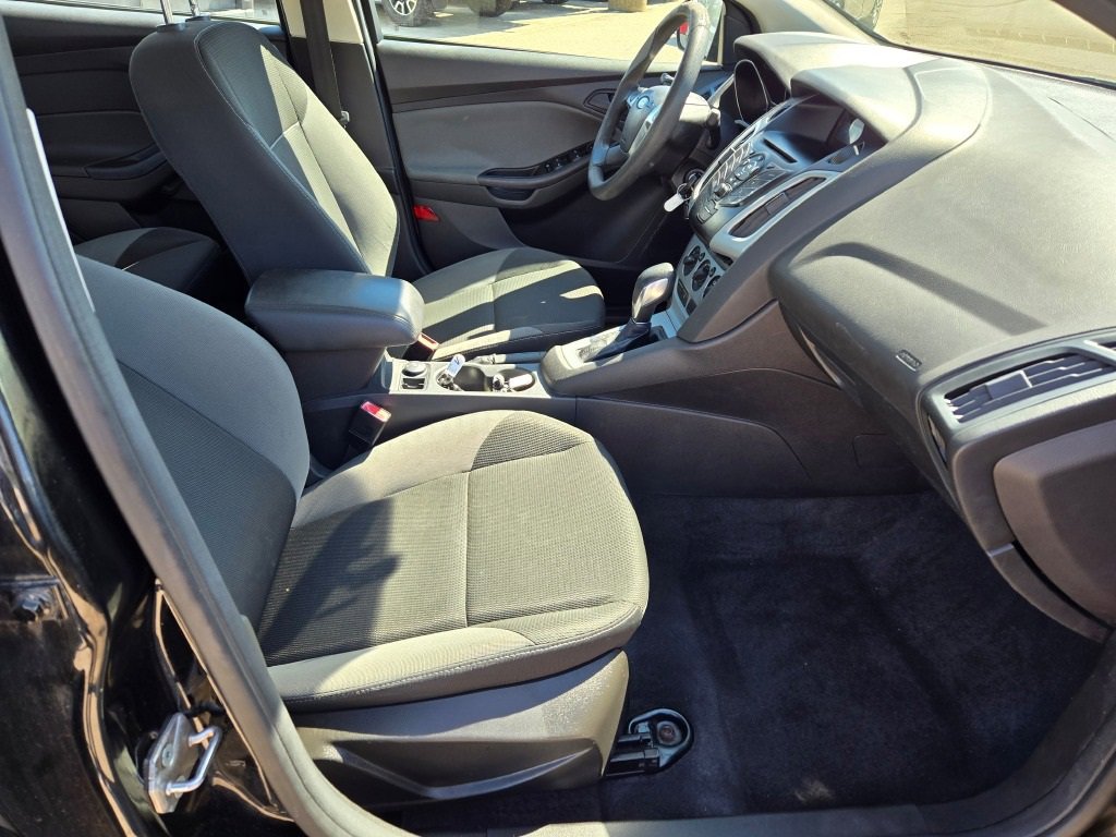 2012 Ford Focus SE photo 5