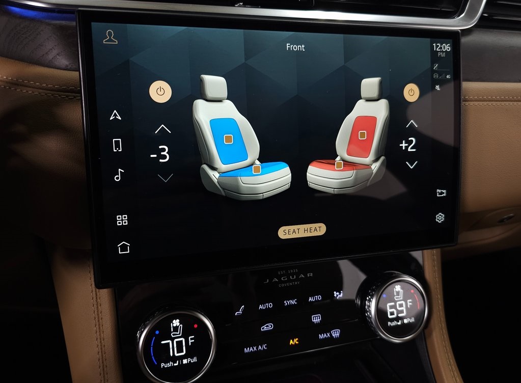 2022 JAGUAR F-PACE - Image 26