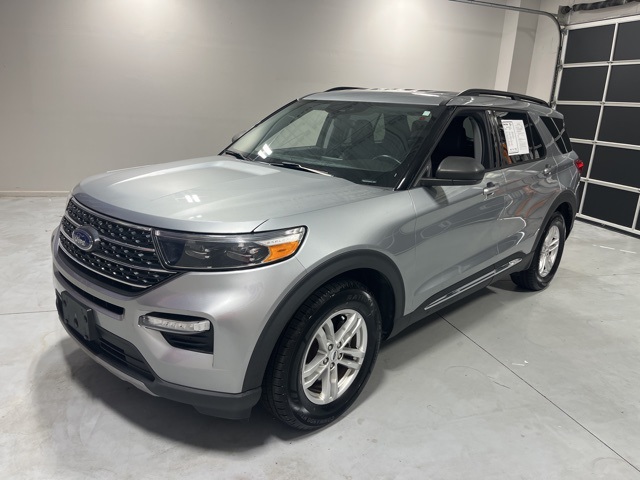 2023 Ford Explorer XLT photo 3