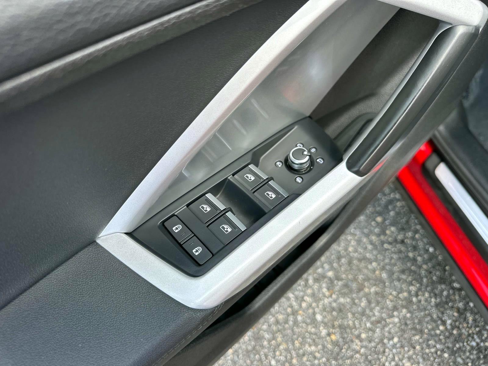2024 Audi Q3 45 TFSI S line Premium photo 18