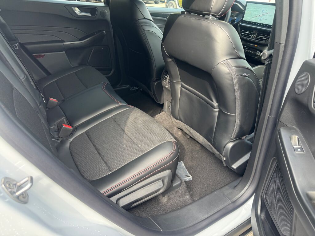 2026 Ford Escape ST-Line Select photo 17