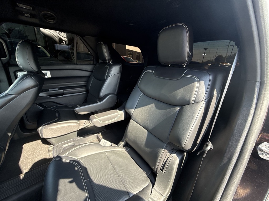 2020 Ford Explorer ST photo 21