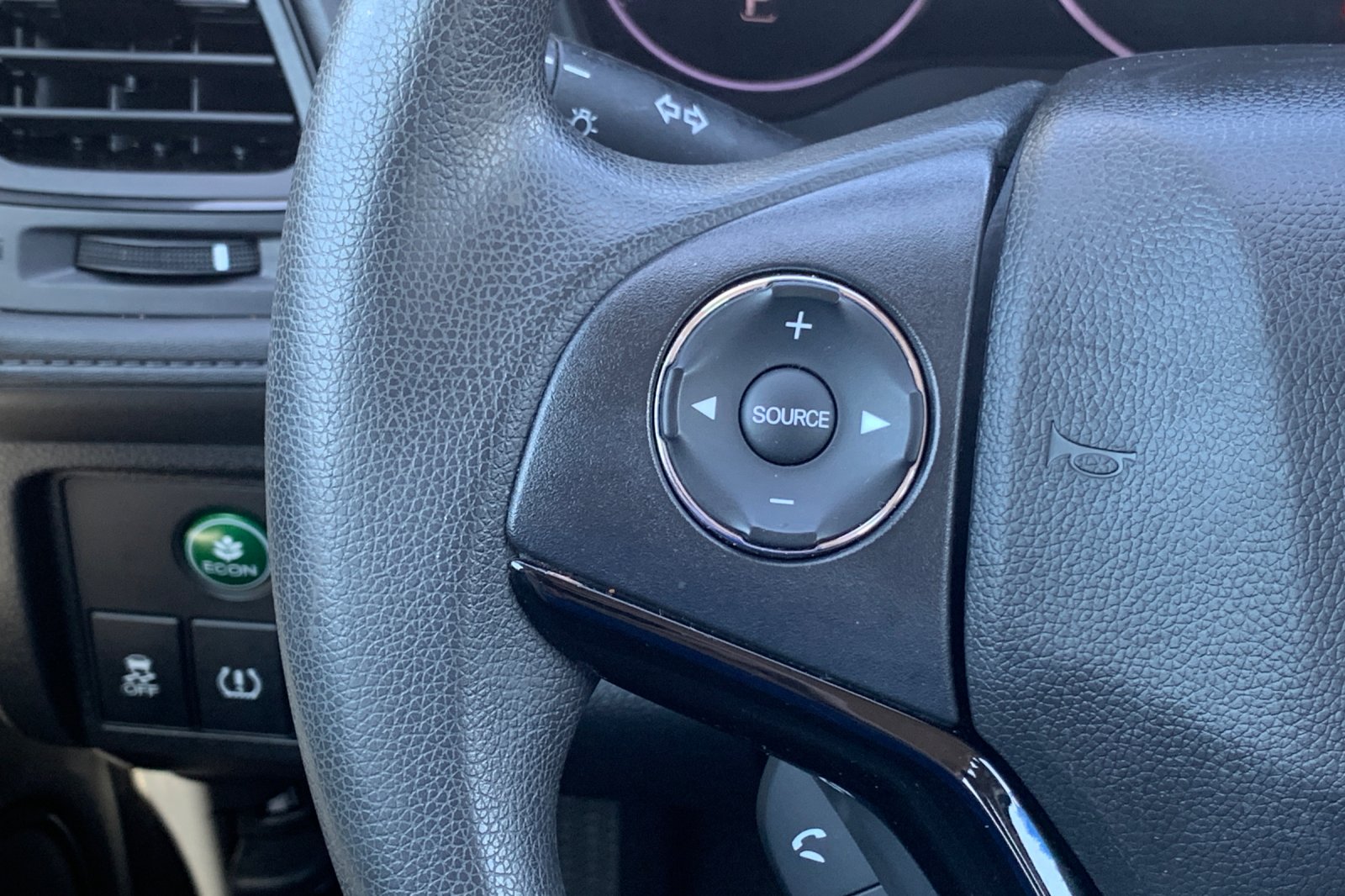 2020 Honda HR-V LX photo 31