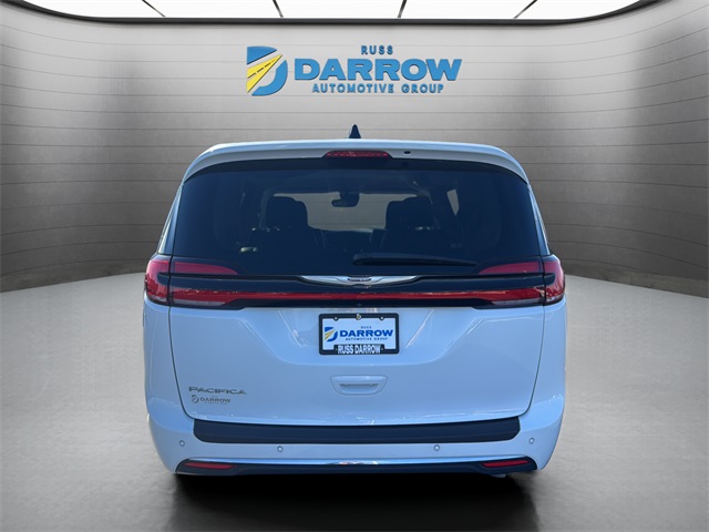 2023 Chrysler Pacifica Touring L photo 2