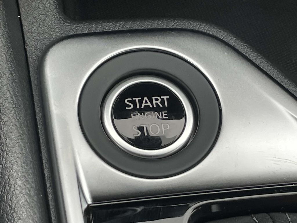 2025 Nissan Sentra SV photo 28