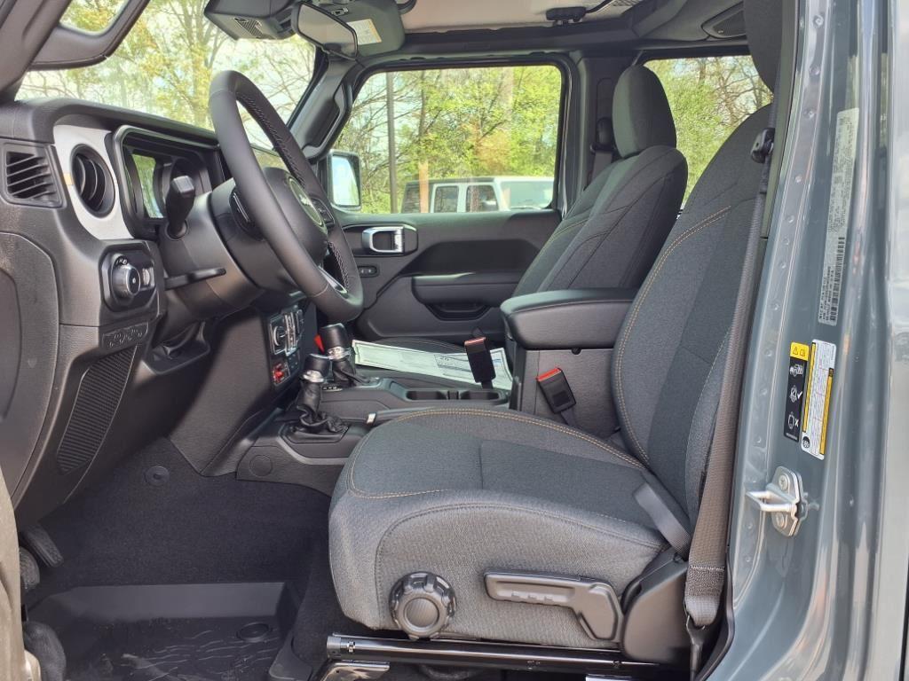 2025 Jeep Wrangler Willys photo 3