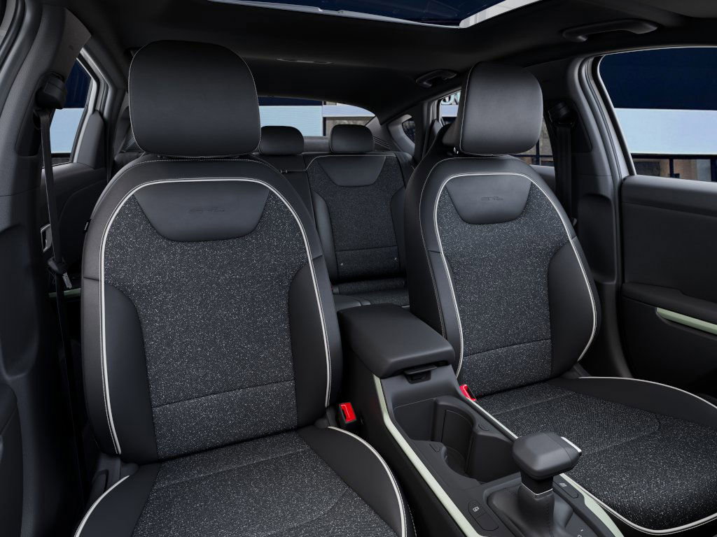 2025 Kia K4 GT-Line photo 9
