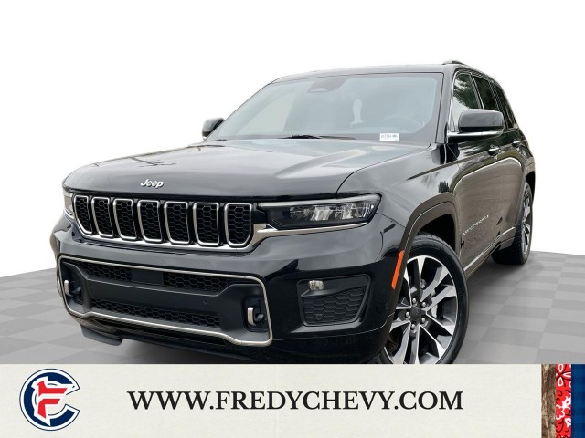 2023 Jeep Grand Cherokee Overland's photo