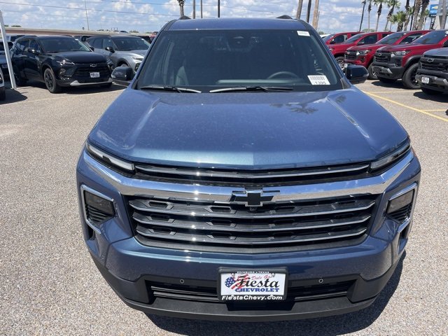 2026 Chevrolet Traverse photo 2