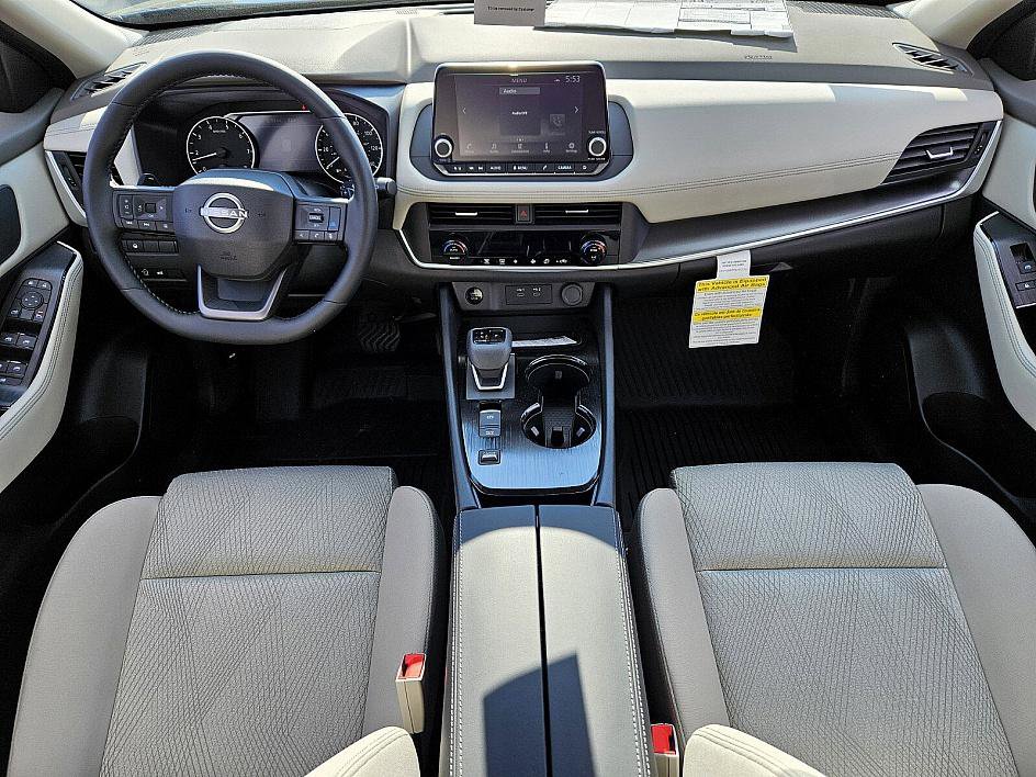 2025 Nissan Rogue SV photo 10