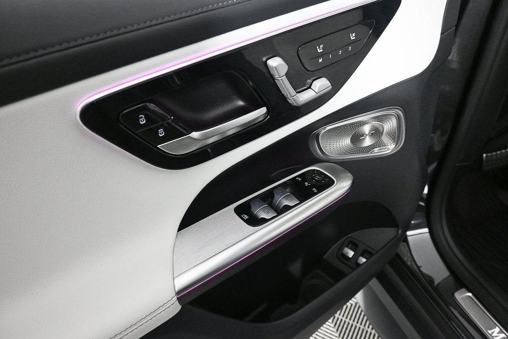 2026 Mercedes Benz GLC 350e 4MATIC photo 3