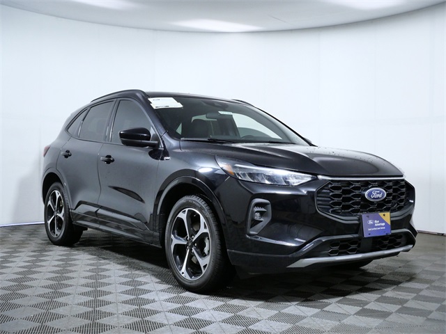 2023 Ford Escape ST-Line Select's photo