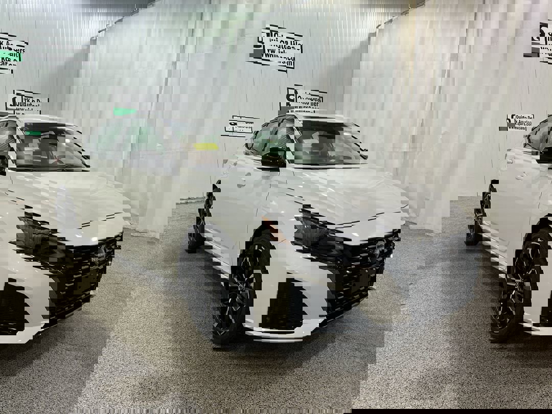 2025 Nissan Altima SR's photo