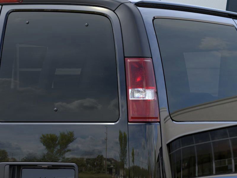 2025 Gmc Savana Passenger 2500 LT photo 11