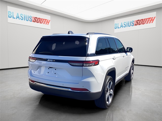 2023 Jeep Cherokee 4xe photo 3