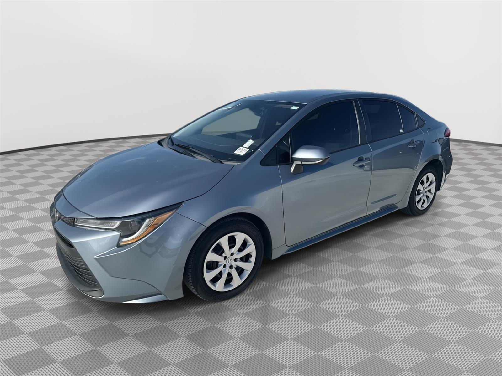 2023 Toyota Corolla LE's photo