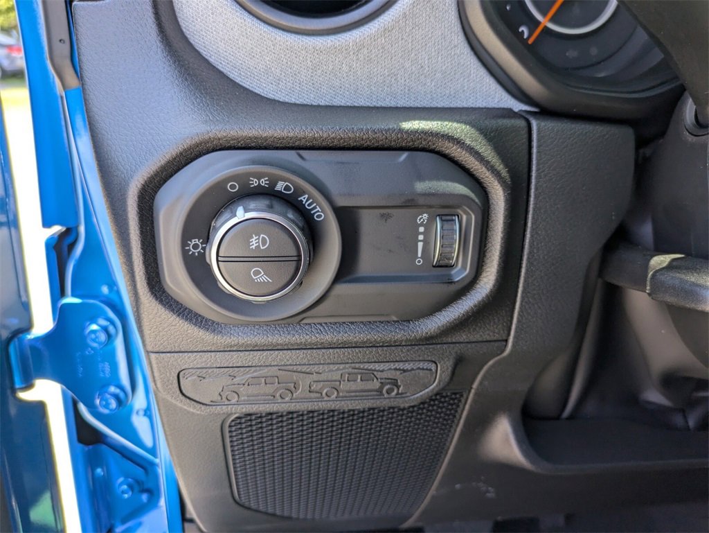 2025 Jeep Gladiator Sport S photo 16