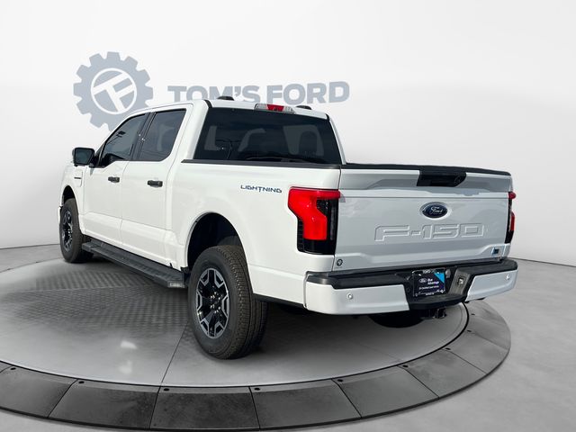 2023 Ford F-150 Lightning XLT photo 3